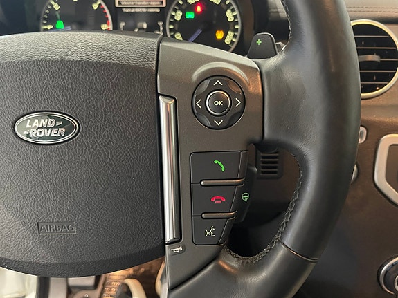 Land Rover Discovery 4 18 of 28