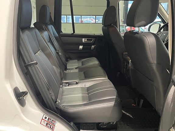 Land Rover Discovery 4 24 of 28