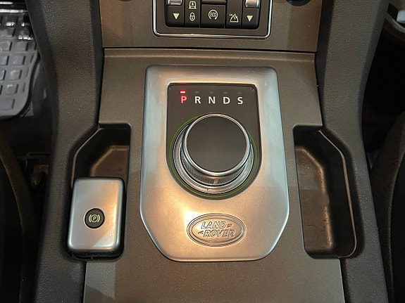 Land Rover Discovery 4 16 of 28