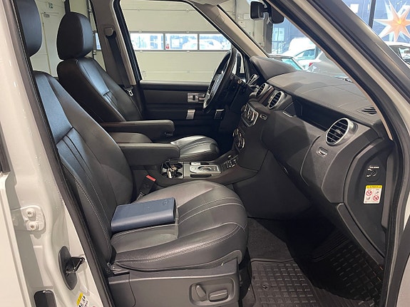 Land Rover Discovery 4 25 of 28