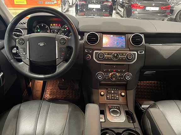 Land Rover Discovery 4 10 of 28