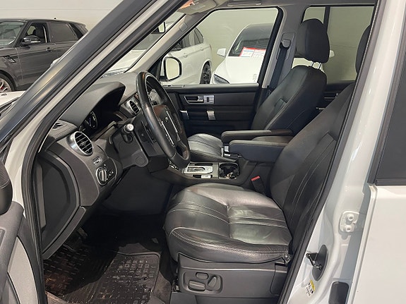 Land Rover Discovery 4 8 of 28