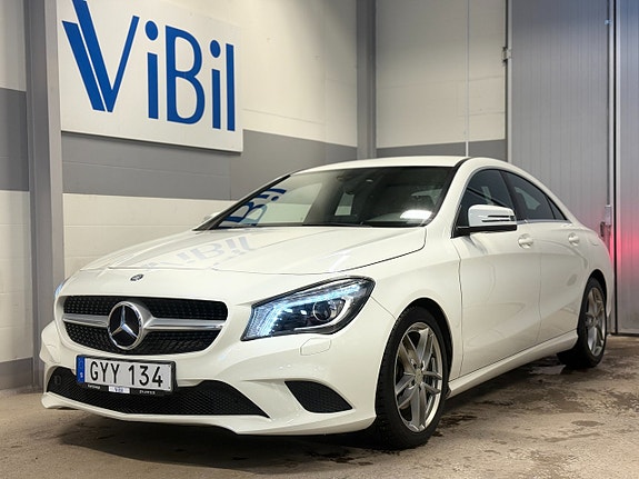 Mercedes-Benz CLA220 2 of 5
