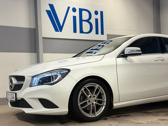 Mercedes-Benz CLA220 3 of 5
