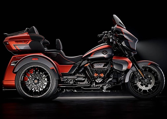 Harley-Davidson CVO Street Glide 3 Limited 2 of 17