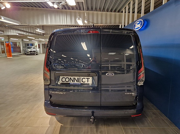 Ford Transit Connect 8 of 15