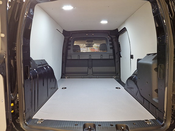 Ford Transit Connect 9 of 15