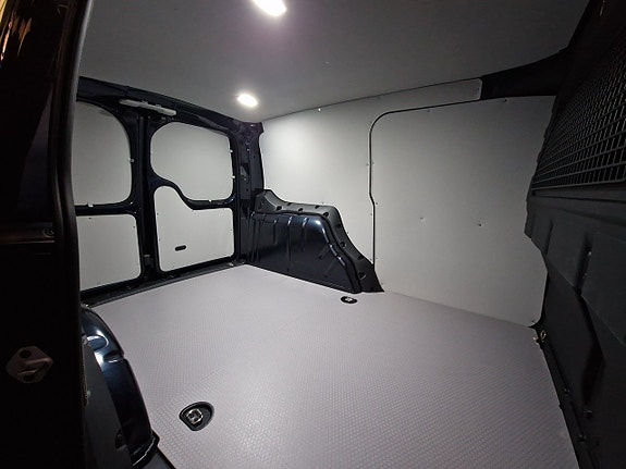 Ford Transit Connect 10 of 15