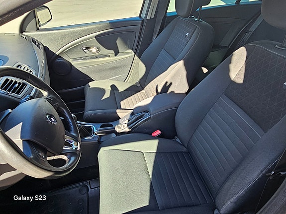Renault Megane III 4 of 5