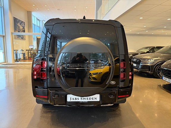 Land Rover Defender 130 4 of 5