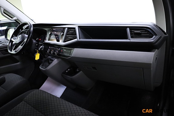 Volkswagen Caravelle 11 of 23