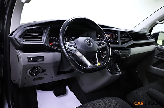 Volkswagen Caravelle 10 of 23