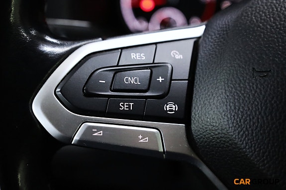 Volkswagen Caravelle 21 of 23