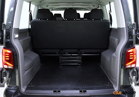 Volkswagen Caravelle 16 of 23