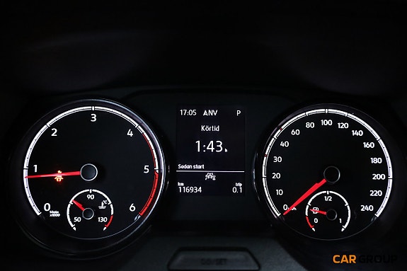Volkswagen Caravelle 17 of 23