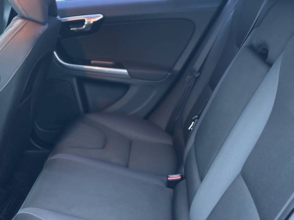 Volvo V60 10 of 15