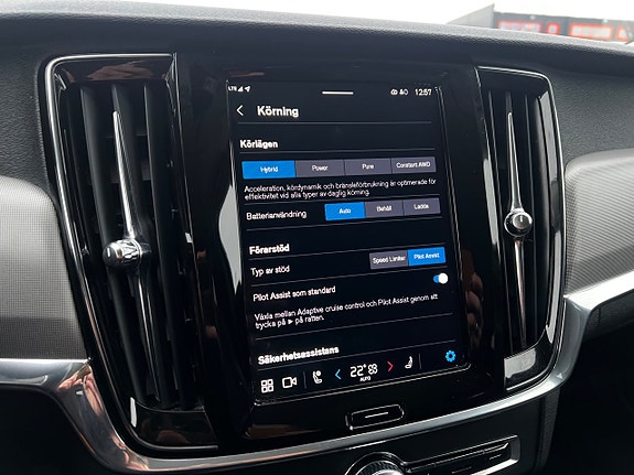 Volvo V90 26 of 30
