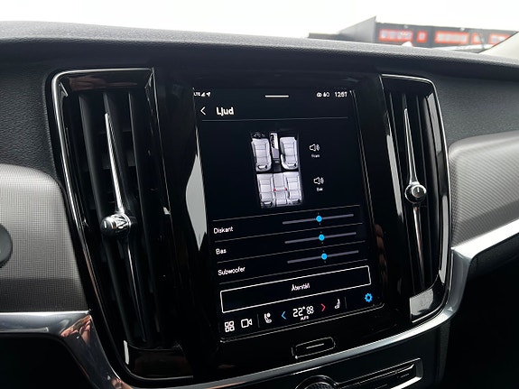 Volvo V90 27 of 30