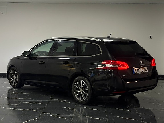 Peugeot 308 SW 4 of 5