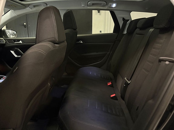Peugeot 308 SW 8 of 22