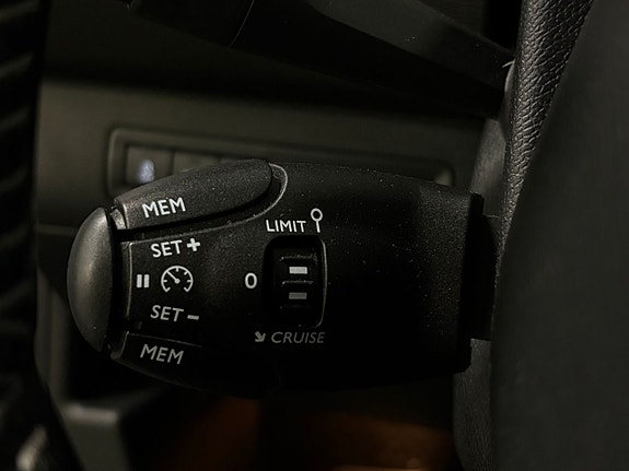 Peugeot 308 SW 17 of 22
