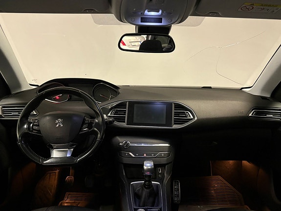 Peugeot 308 SW 22 of 22
