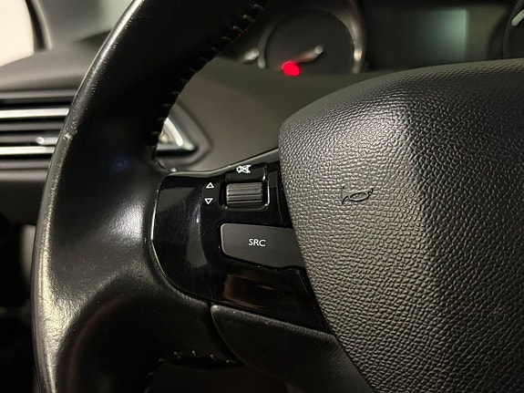 Peugeot 308 SW 19 of 22
