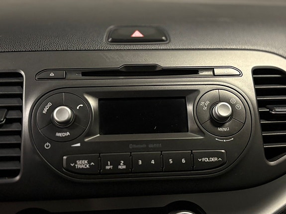 Kia Picanto 10 of 18