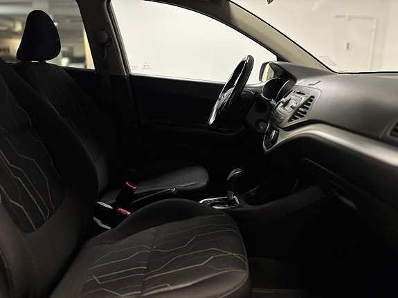 Kia Picanto 16 of 18