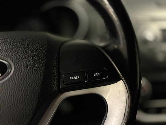 Kia Picanto 14 of 18