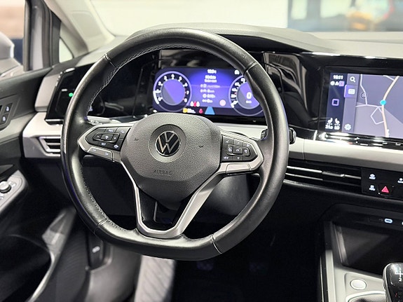 Volkswagen Golf VIII 13 of 27