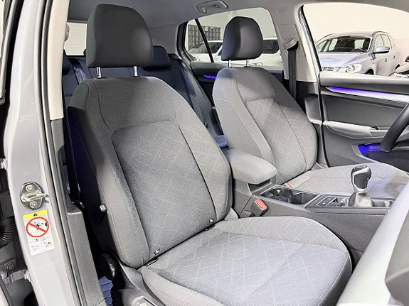 Volkswagen Golf VIII 25 of 27