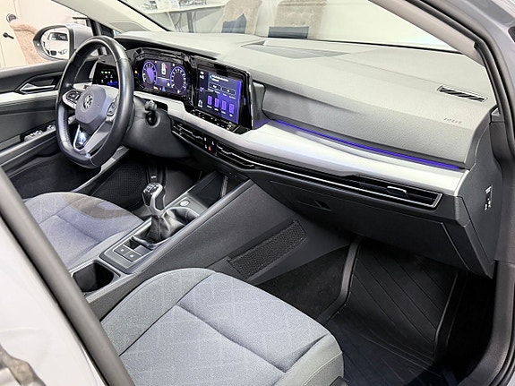 Volkswagen Golf VIII 24 of 27