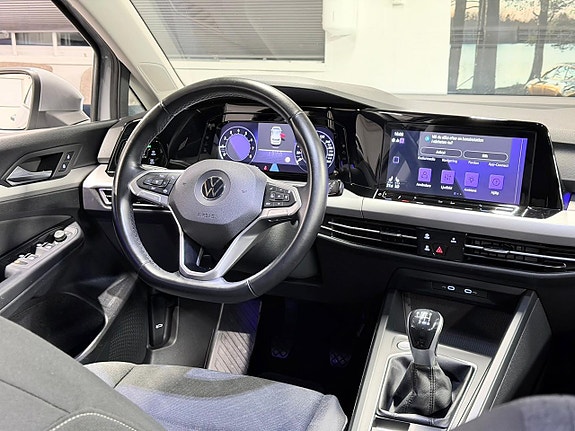 Volkswagen Golf VIII 11 of 27