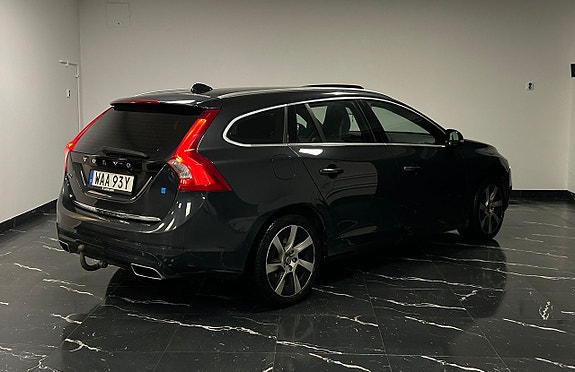 Volvo V60 4 of 5