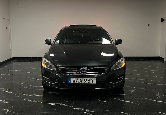 Volvo V60 2 of 5