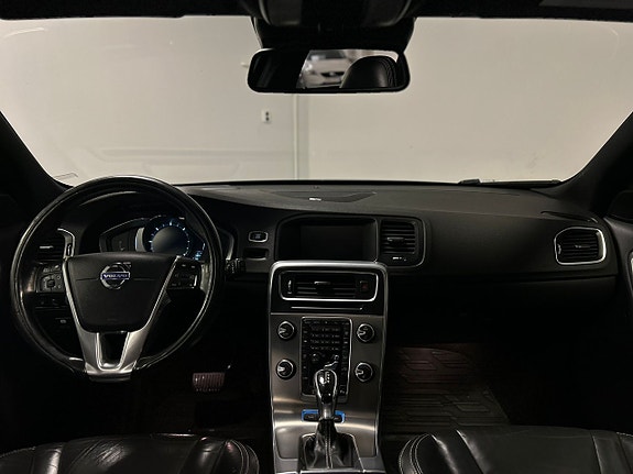 Volvo V60 14 of 24