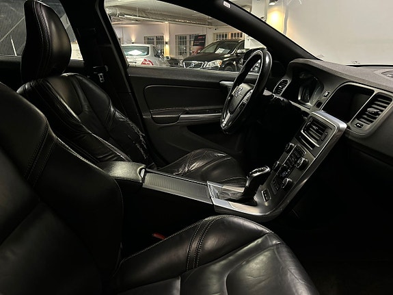 Volvo V60 10 of 24