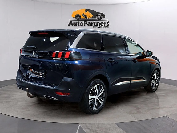 Peugeot 5008 3 of 5