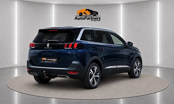 Peugeot 5008 3 of 17