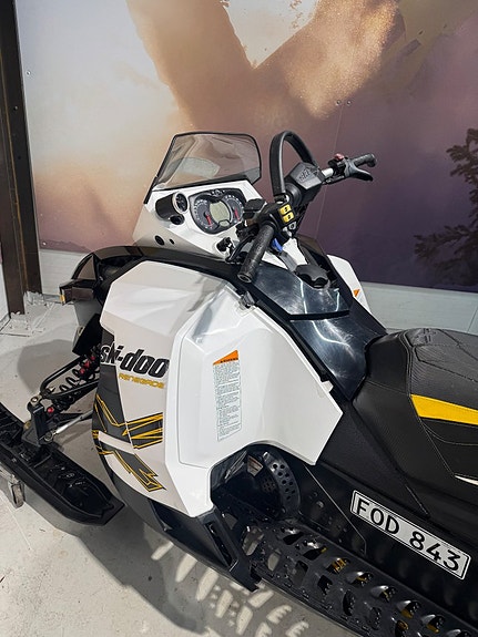 Ski-Doo Renegade 1200 Turbo MC Xpress  137 tum 8 of 11