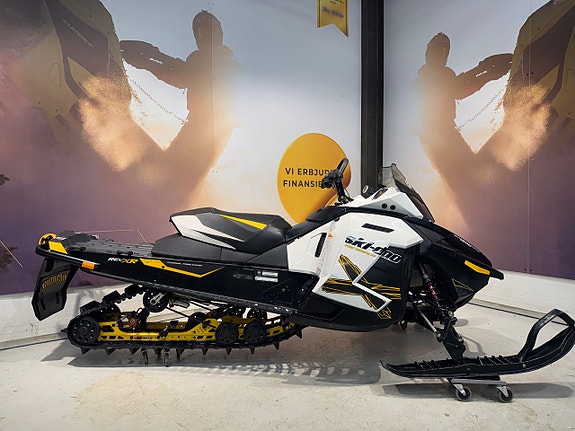 Ski-Doo Renegade 1200 Turbo MC Xpress  137 tum 4 of 11