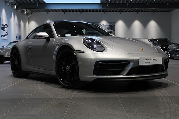 Porsche 911 Carrera 4 GTS