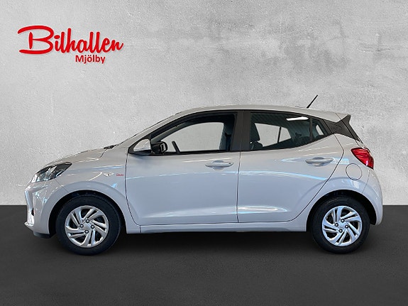 Hyundai i10 2 of 5