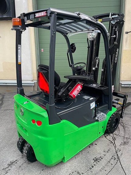 Cesab B320 II / Toyota ny 2 tons motviktstruck