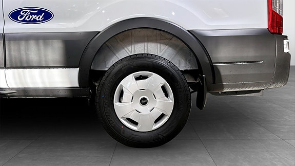 Ford Transit 9 of 10