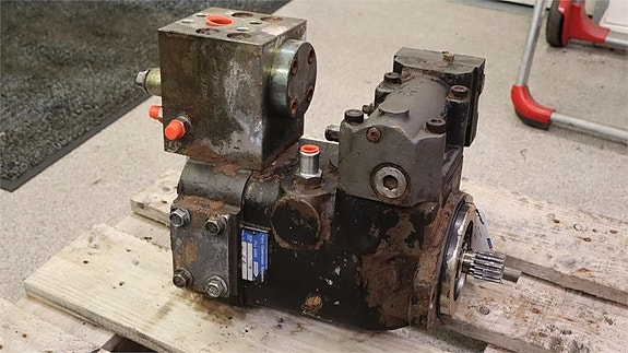 Volvo L180E HYDRAULPUMP