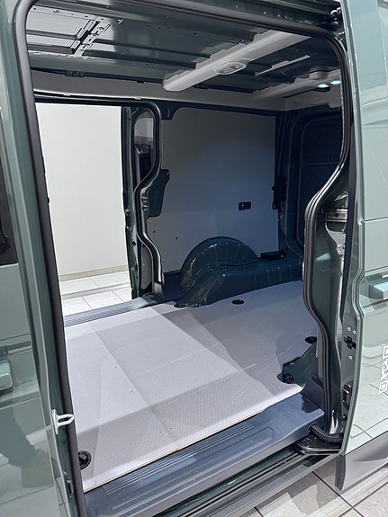 Kia PV5 8 of 20