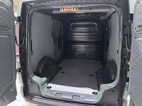 Kia PV5 4 of 20