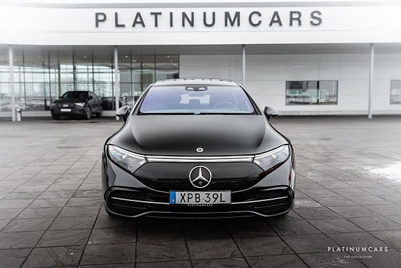 Mercedes-Benz EQS450 3 of 5